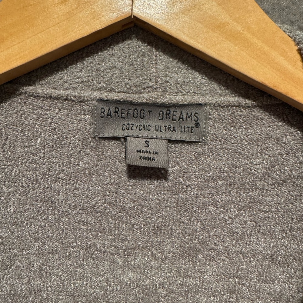 Barefoot Dreams Gray Cardigan - Picture 2 of 5